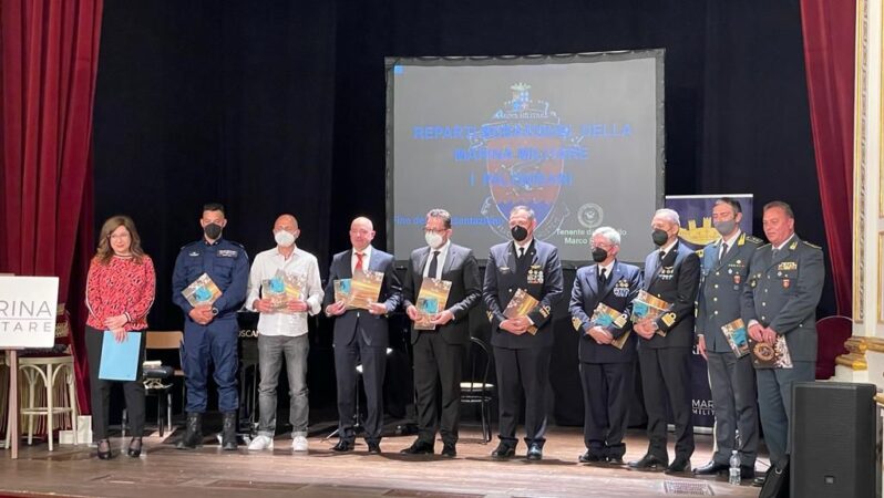 Avola, “I cannoni di Avola e Capo Passero” protagonisti di un evento al teatro Garibaldi. Inaugurata mostra Marina Militare