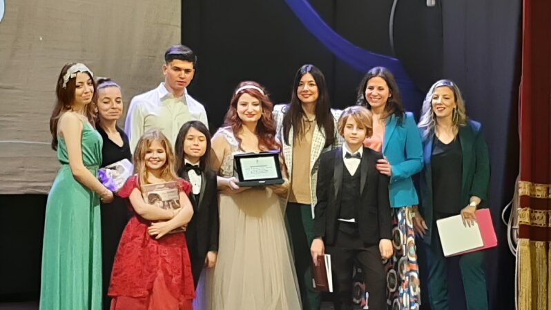Avola, successo al teatro Garibaldi per la presentazione di “Tsmgo” di Bentivegna