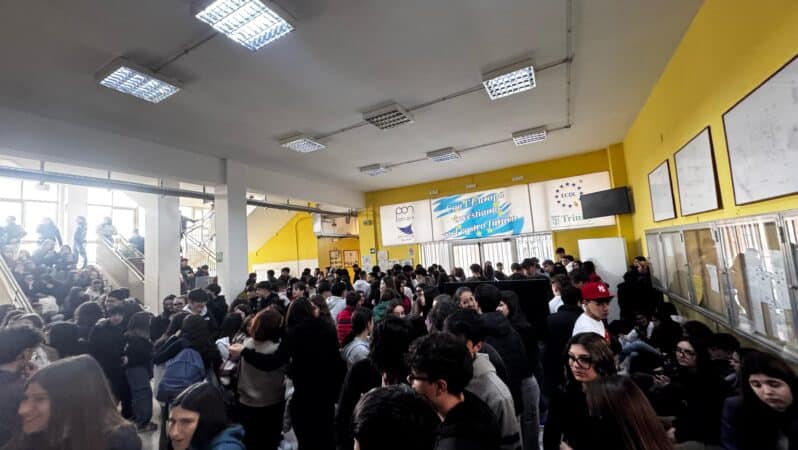 Avola, oggi “pacifica occupazione” degli studenti del Majorana